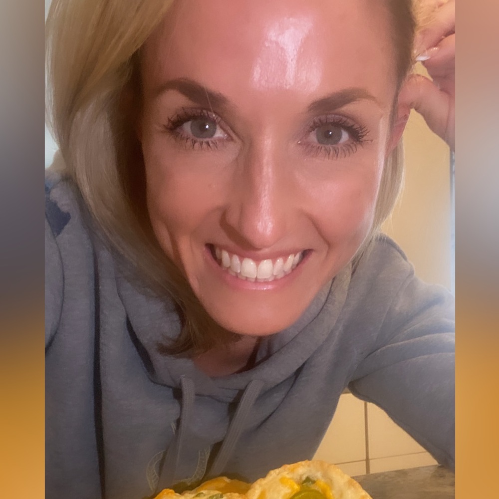 Meet your Posher, Elise